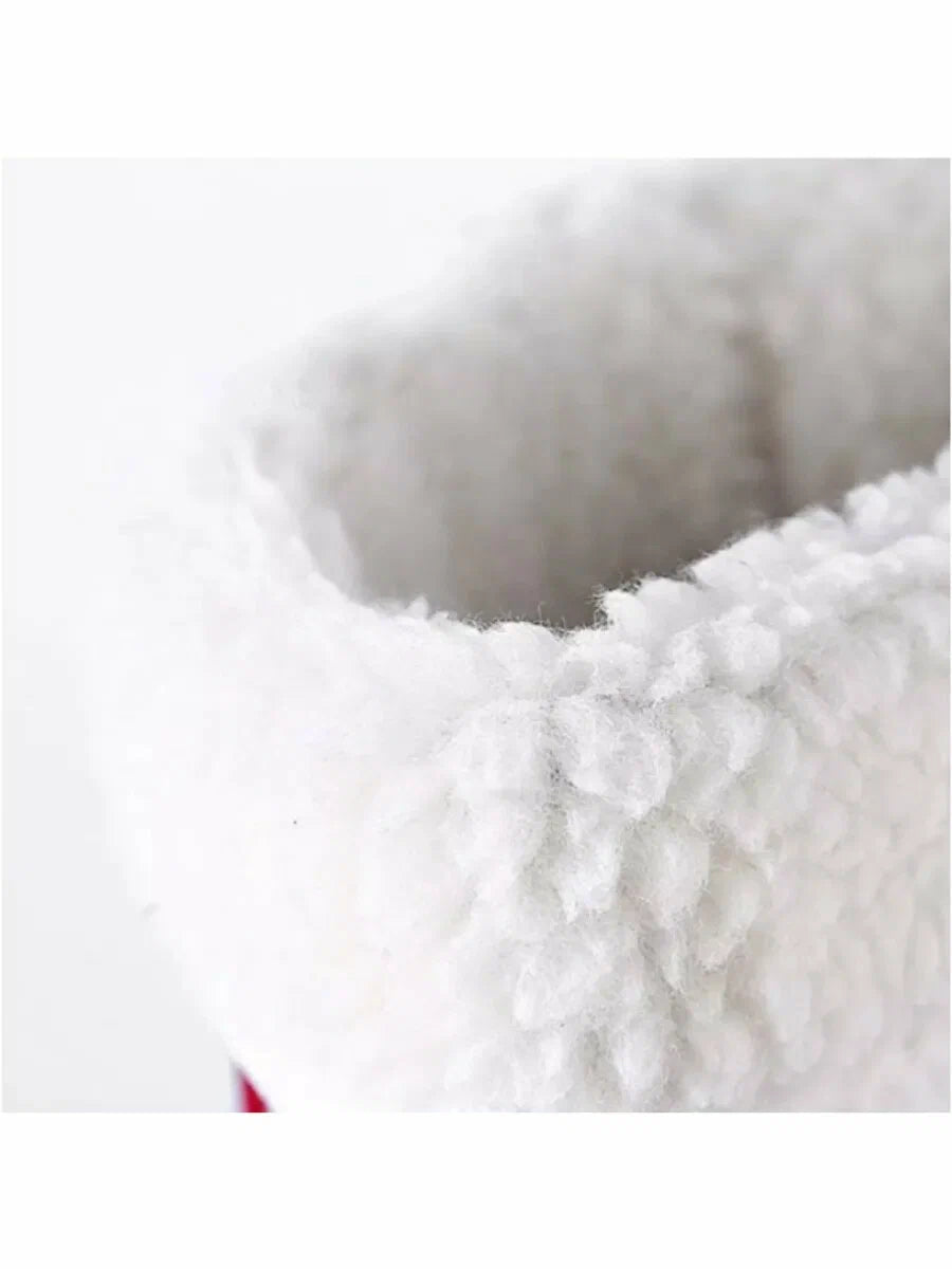 Bild som illustrerar fotvärmaren placerad i vardagsrum eller sovrum, redo att ge värme och avslappning under kalla dagar