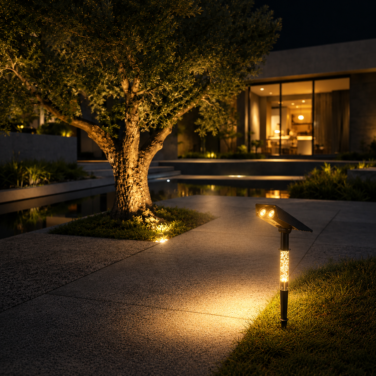 FlexSol | Solar-Powered Outdoor Spotlight | Adjustable Lighting for the Garden