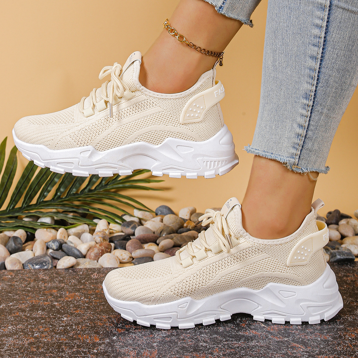 Maica | Ortopediska Sneakers med Bred Tåbox och Stötdämpning | Komfort och Hälsofördelar 1